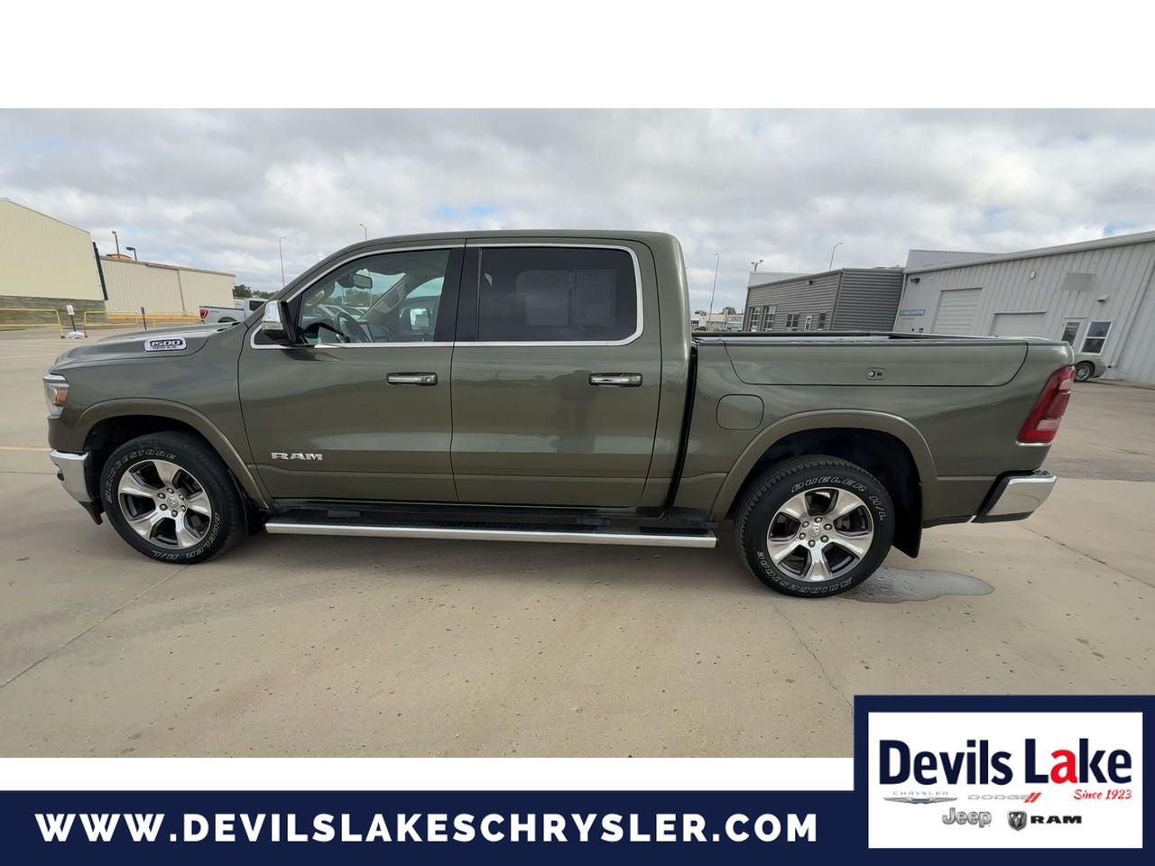 2020 RAM 1500 Laramie Crew Cab 4x4 5'7' Box