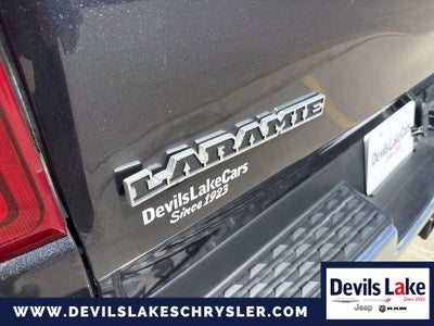 2020 RAM 1500 Laramie Crew Cab 4x4 5'7' Box