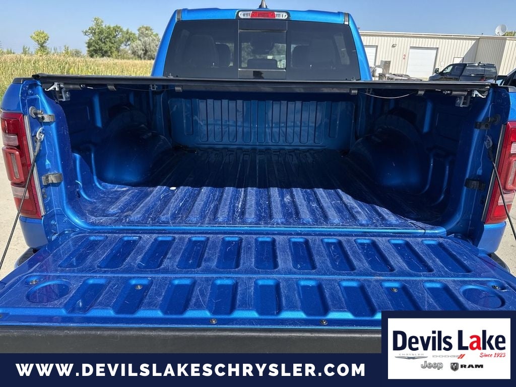 2022 RAM 1500 Laramie Crew Cab 4x4 5'7' Box
