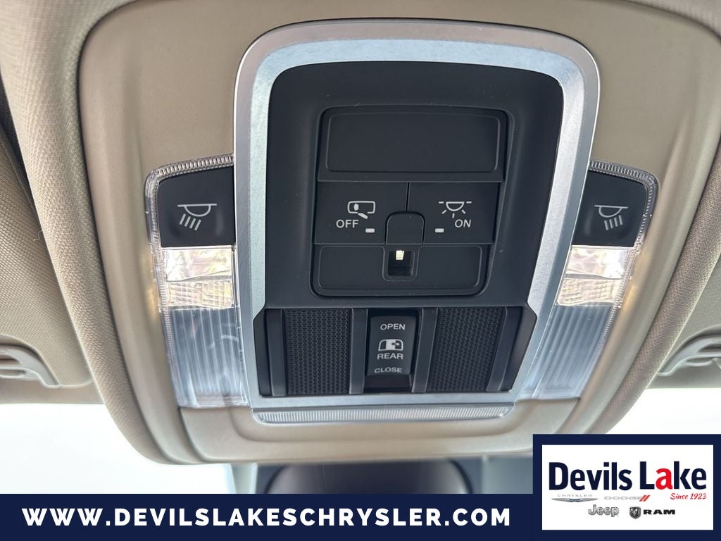 2021 RAM 1500 Laramie Crew Cab 4x4 5'7' Box