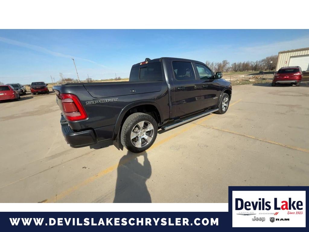 2020 RAM 1500 Laramie Crew Cab 4x4 5'7' Box