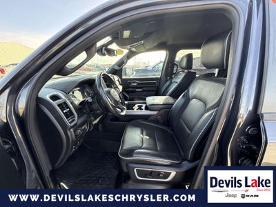 2020 RAM 1500 Laramie Crew Cab 4x4 5'7' Box