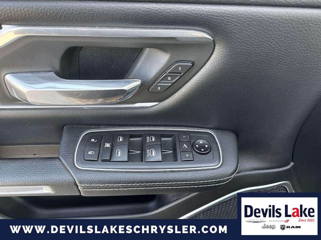 2020 RAM 1500 Laramie Crew Cab 4x4 5'7' Box