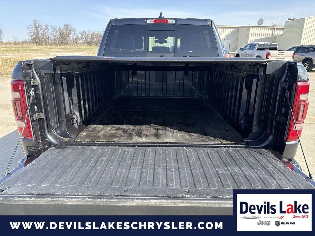 2020 RAM 1500 Laramie Crew Cab 4x4 5'7' Box