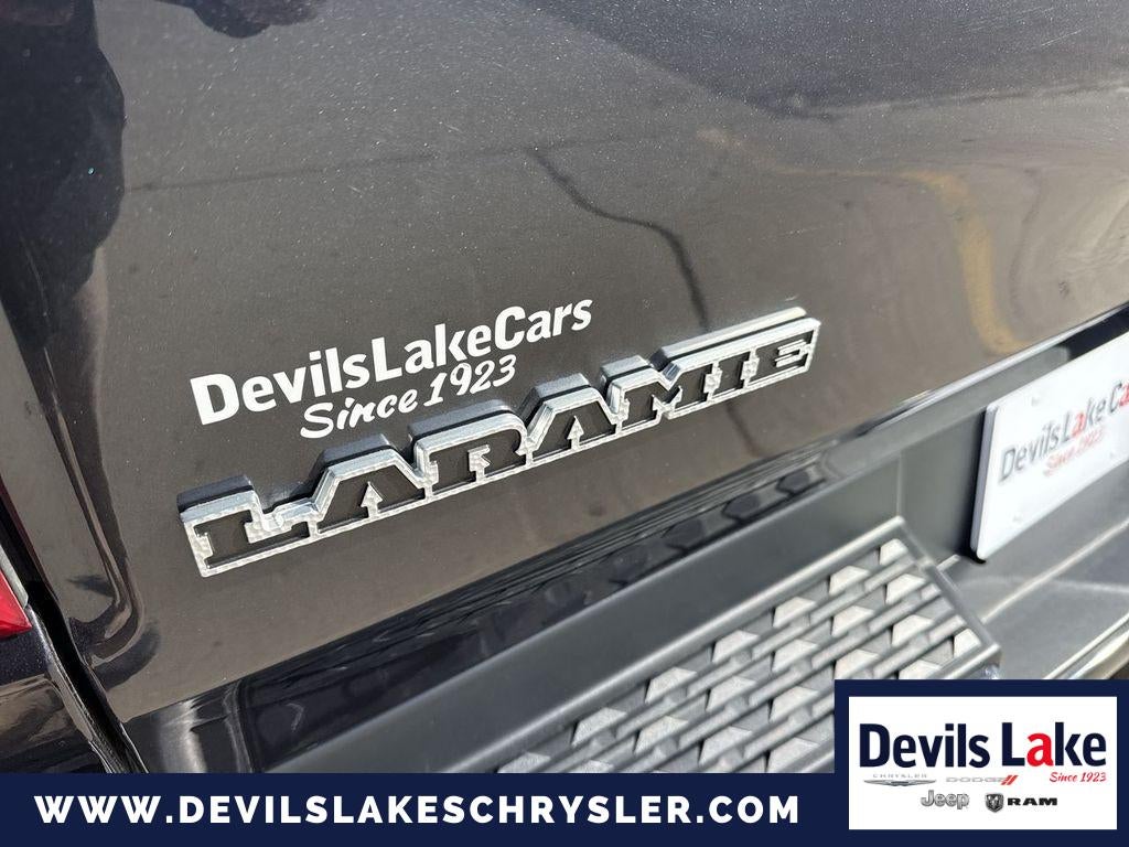 2020 RAM 1500 Laramie Crew Cab 4x4 5'7' Box