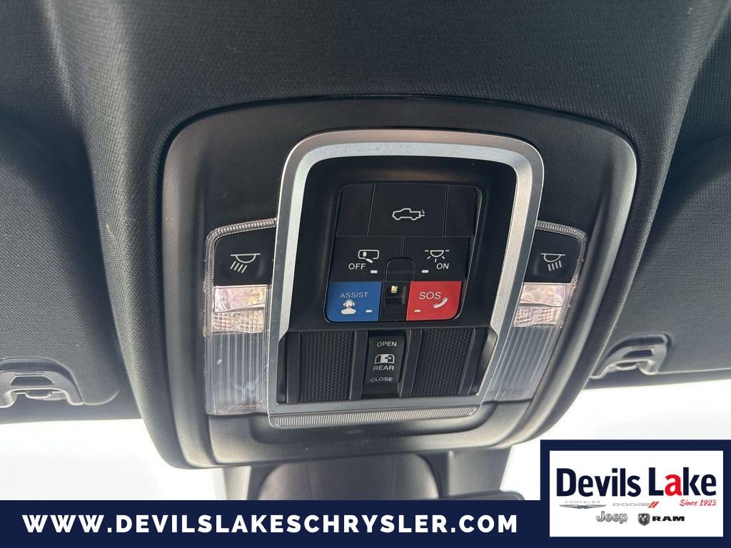 2023 RAM 1500 Laramie Crew Cab 4x4 5'7' Box