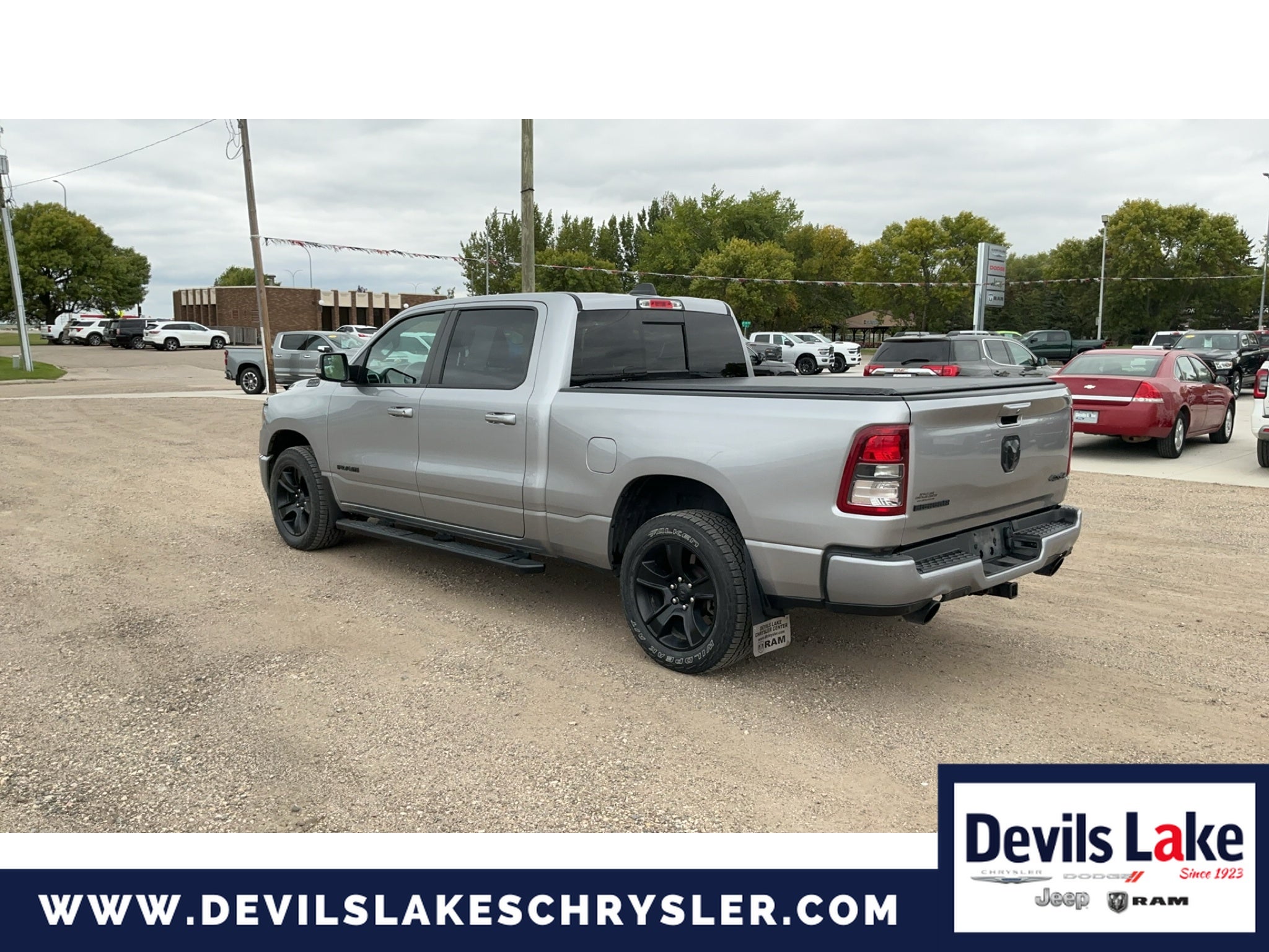 2020 RAM 1500 Big Horn Crew Cab 4x4 6'4' Box