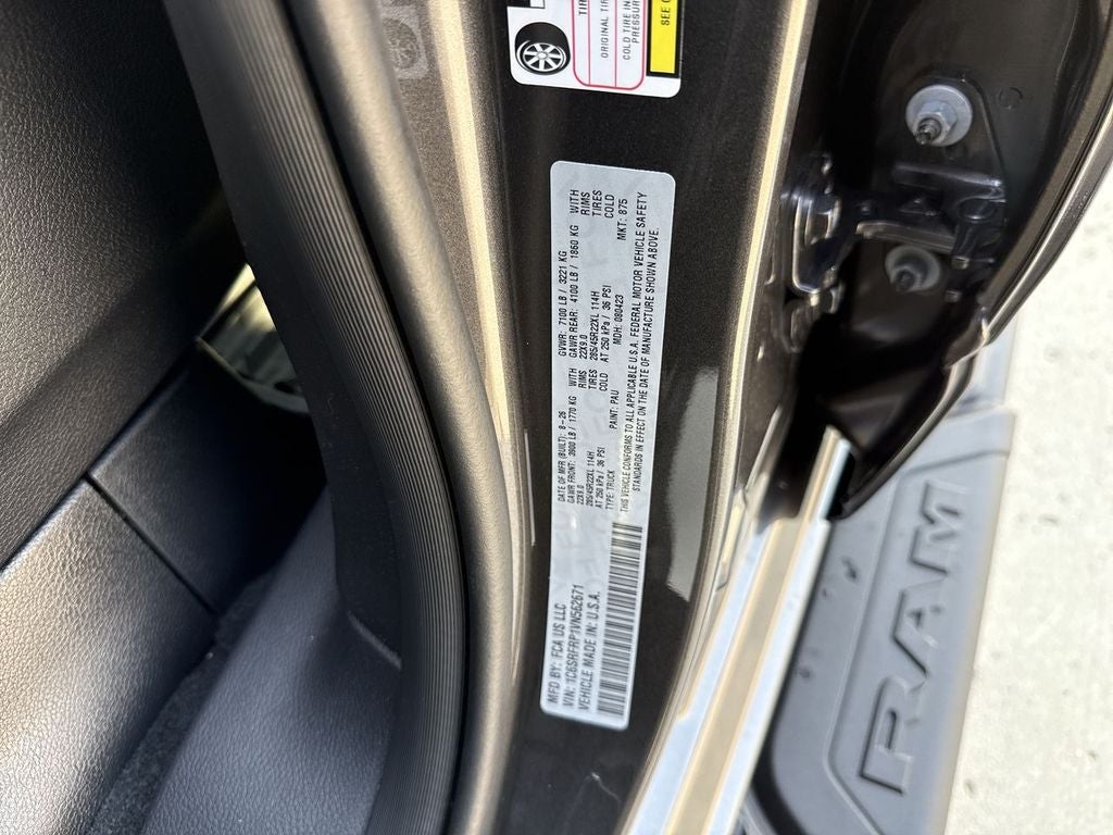 2027 RAM Ram 1500 RAM 1500 LARAMIE CREW CAB 4X4 6'4' BOX