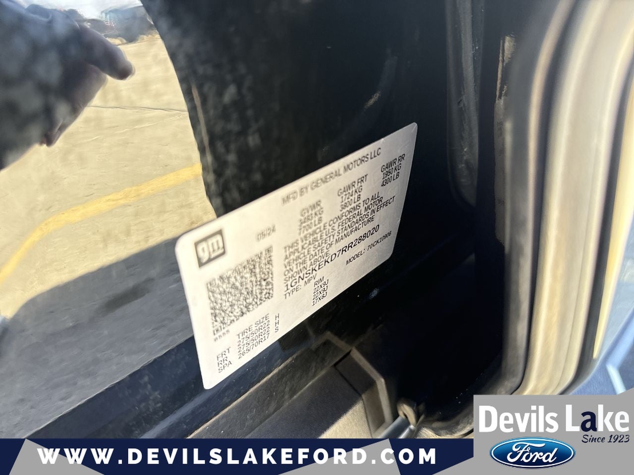 2024 Chevrolet Suburban 4WD RST