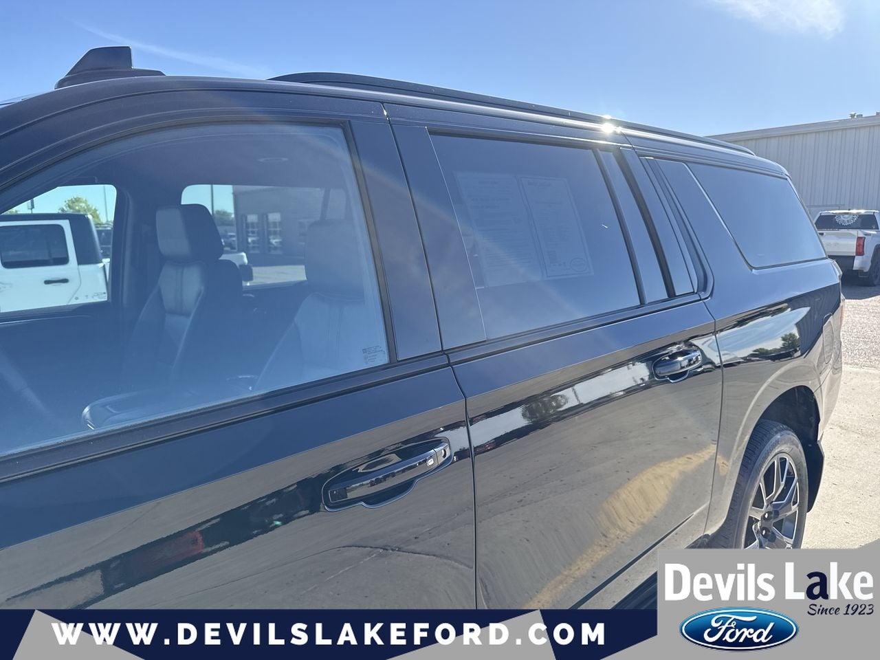 2024 Chevrolet Suburban 4WD RST