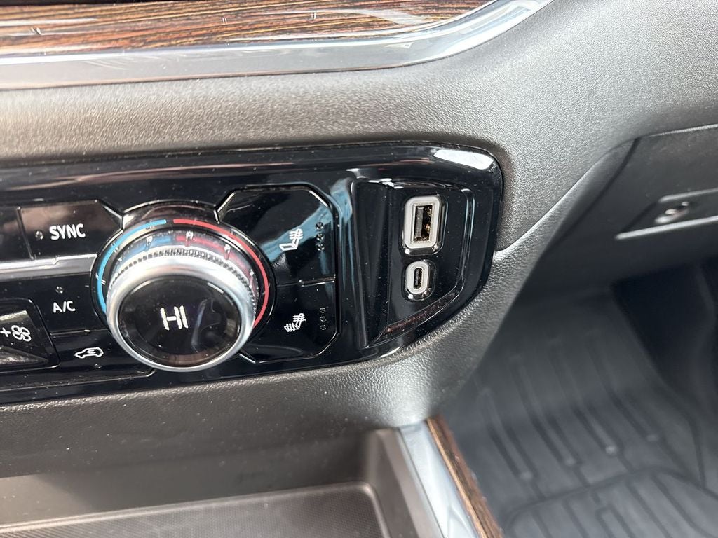 2024 GMC Sierra 1500 4WD Crew Cab Short Box Elevation with 3SB