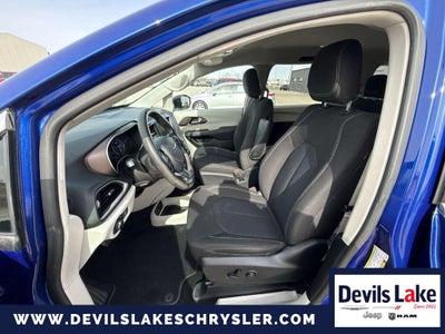 2021 Chrysler Voyager LX