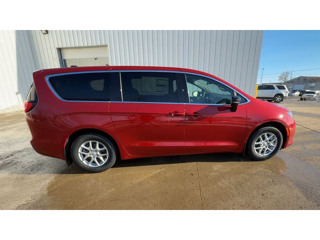 2026 Chrysler Voyager VOYAGER LX