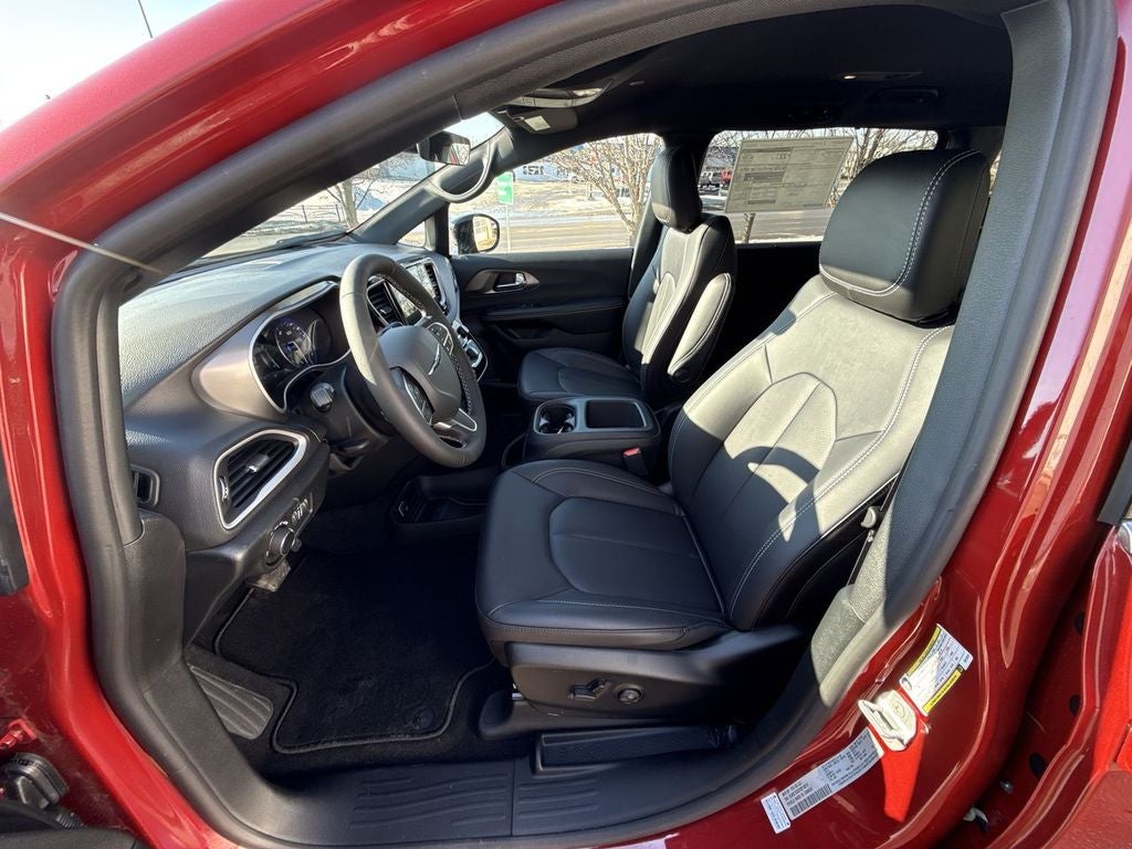 2026 Chrysler Voyager VOYAGER LX