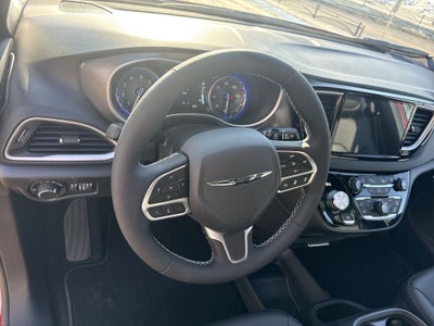 2026 Chrysler Voyager VOYAGER LX