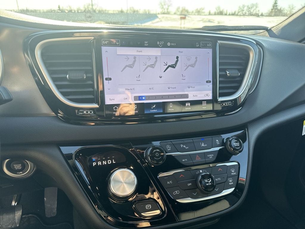 2026 Chrysler Voyager VOYAGER LX