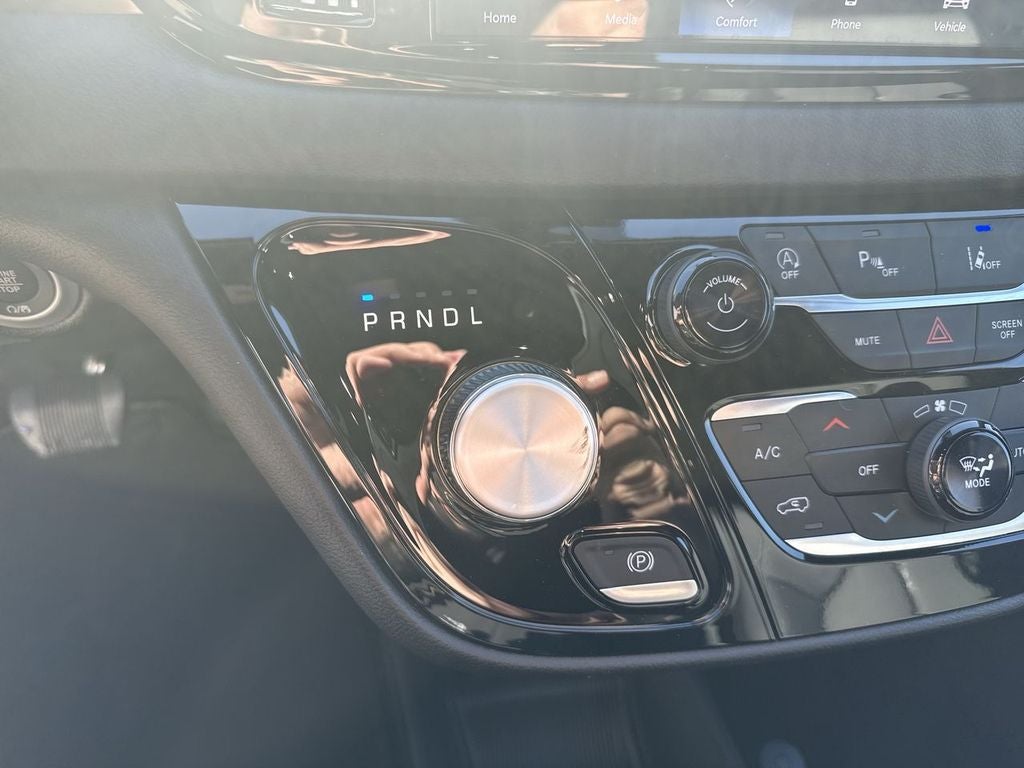 2026 Chrysler Voyager VOYAGER LX