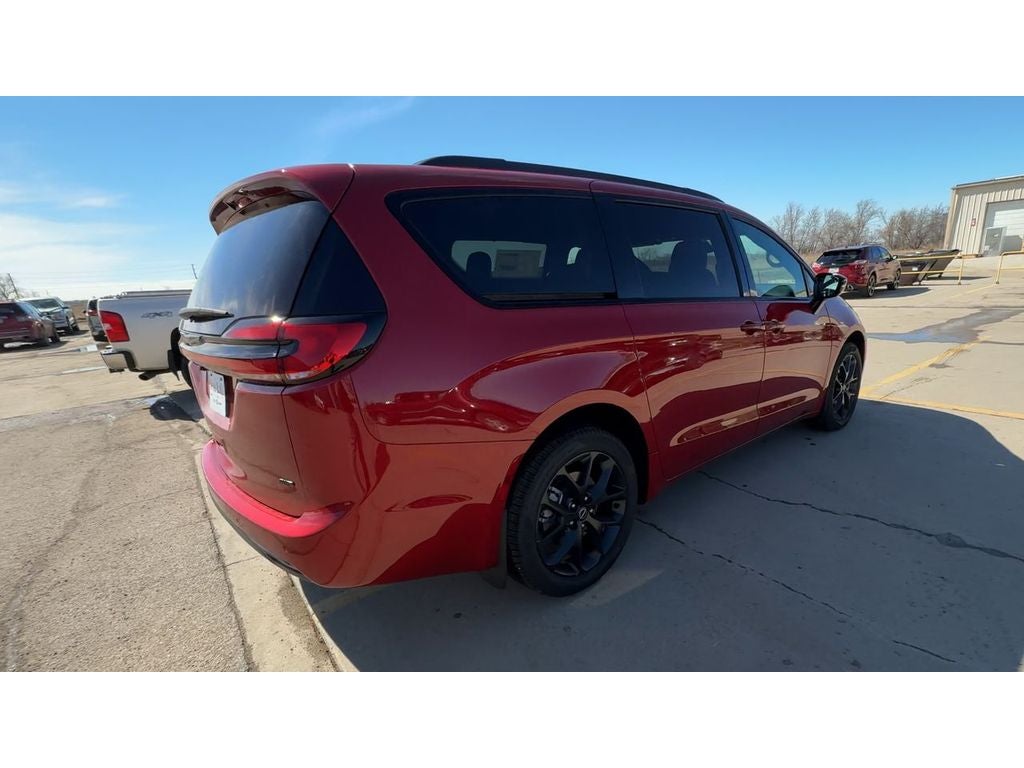 2026 Chrysler Pacifica PACIFICA SELECT AWD