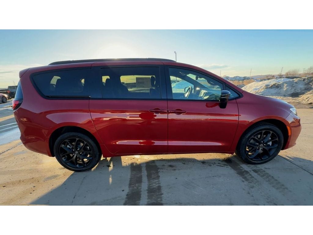 2026 Chrysler Pacifica PACIFICA SELECT AWD