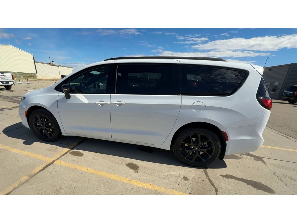 2026 Chrysler Pacifica PACIFICA SELECT AWD