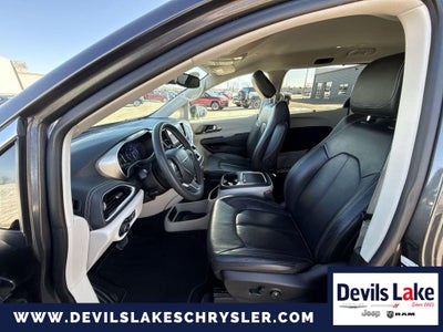 2022 Chrysler Pacifica Touring L AWD