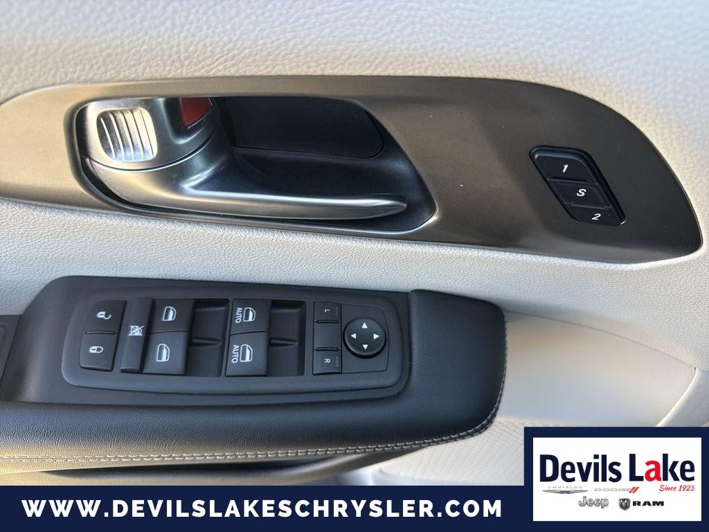 2022 Chrysler Pacifica Touring L AWD