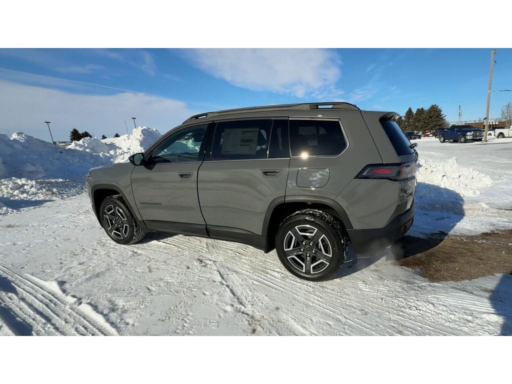 2026 Jeep Cherokee CHEROKEE LAREDO 4X4