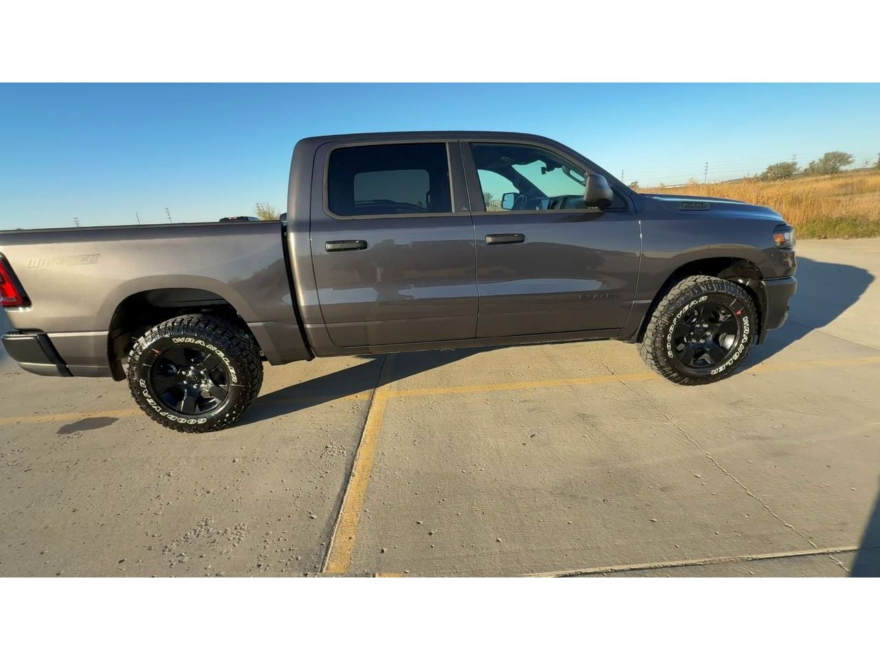 2027 RAM Ram 1500 RAM 1500 WARLOCK CREW CAB 4X4 5'7' BOX
