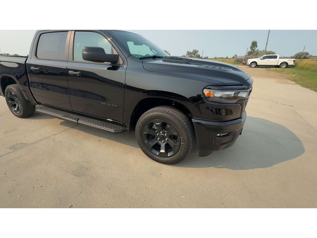 2026 RAM 1500 RAM 1500 EXPRESS CREW CAB 4X4 5'7' BOX
