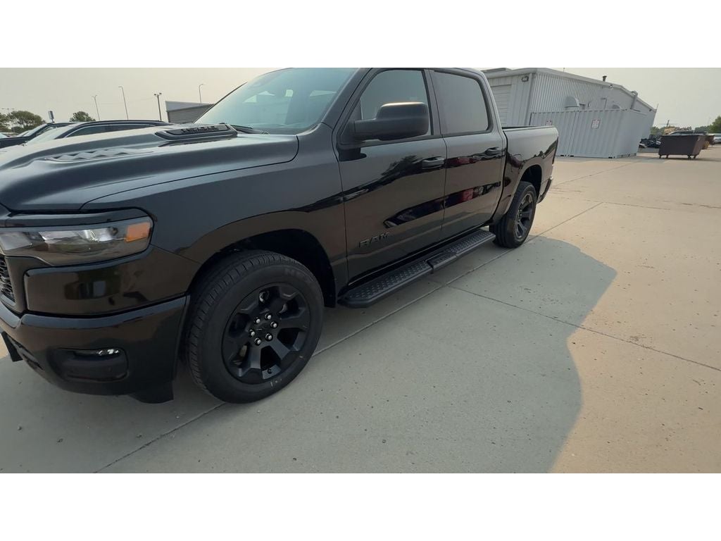 2026 RAM 1500 RAM 1500 EXPRESS CREW CAB 4X4 5'7' BOX
