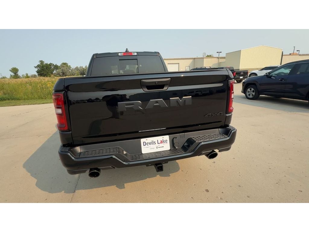 2026 RAM 1500 RAM 1500 EXPRESS CREW CAB 4X4 5'7' BOX