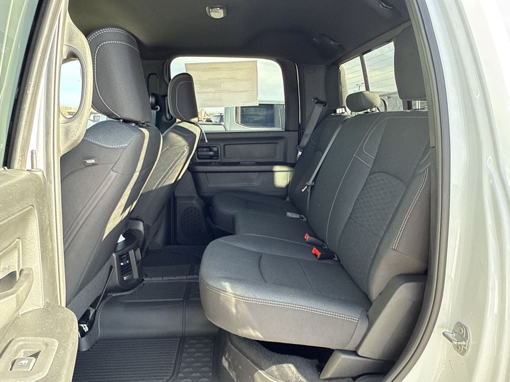 2026 RAM Ram 2500 RAM 2500 BLACK EXPRESS CREW CAB 4X4 6'4' BOX