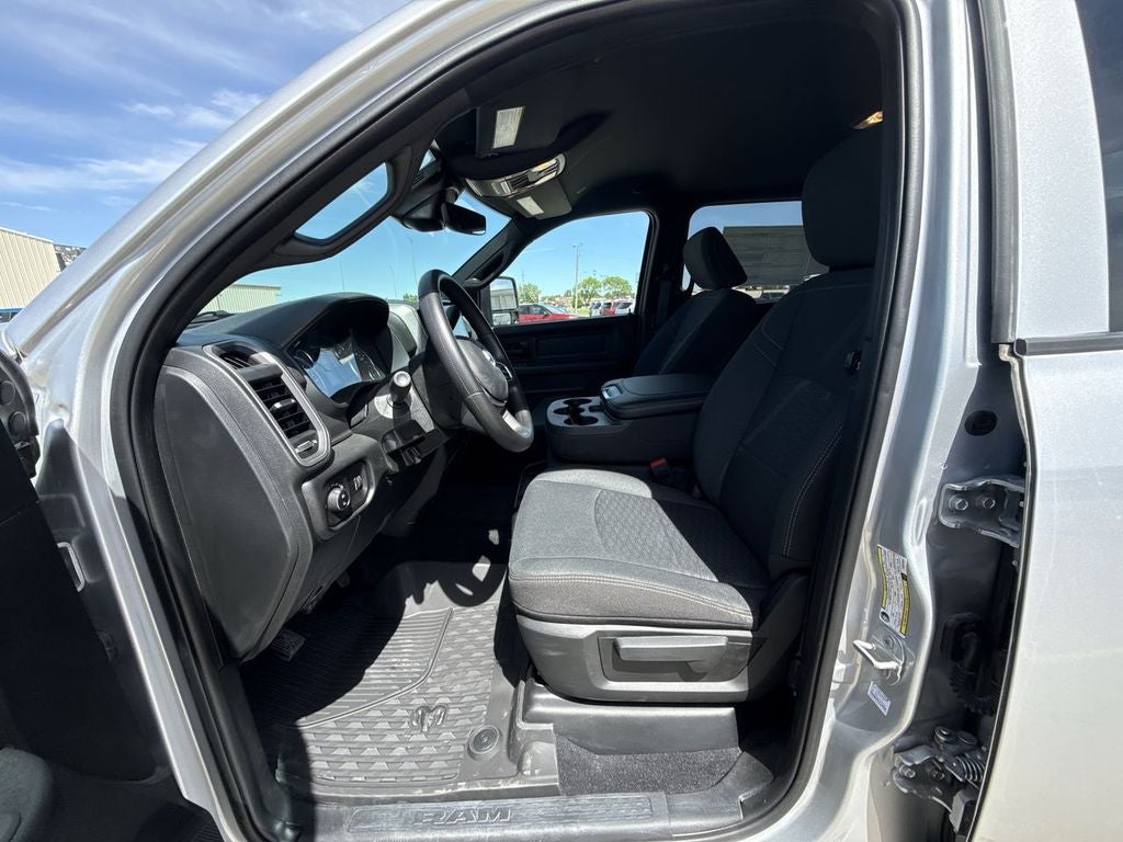 2026 RAM Ram 2500 RAM 2500 BLACK EXPRESS CREW CAB 4X4 8' BOX