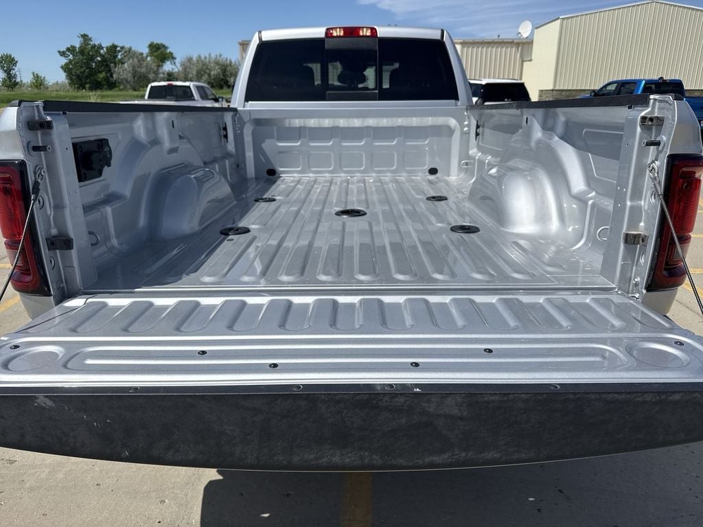 2026 RAM Ram 2500 RAM 2500 BLACK EXPRESS CREW CAB 4X4 8' BOX