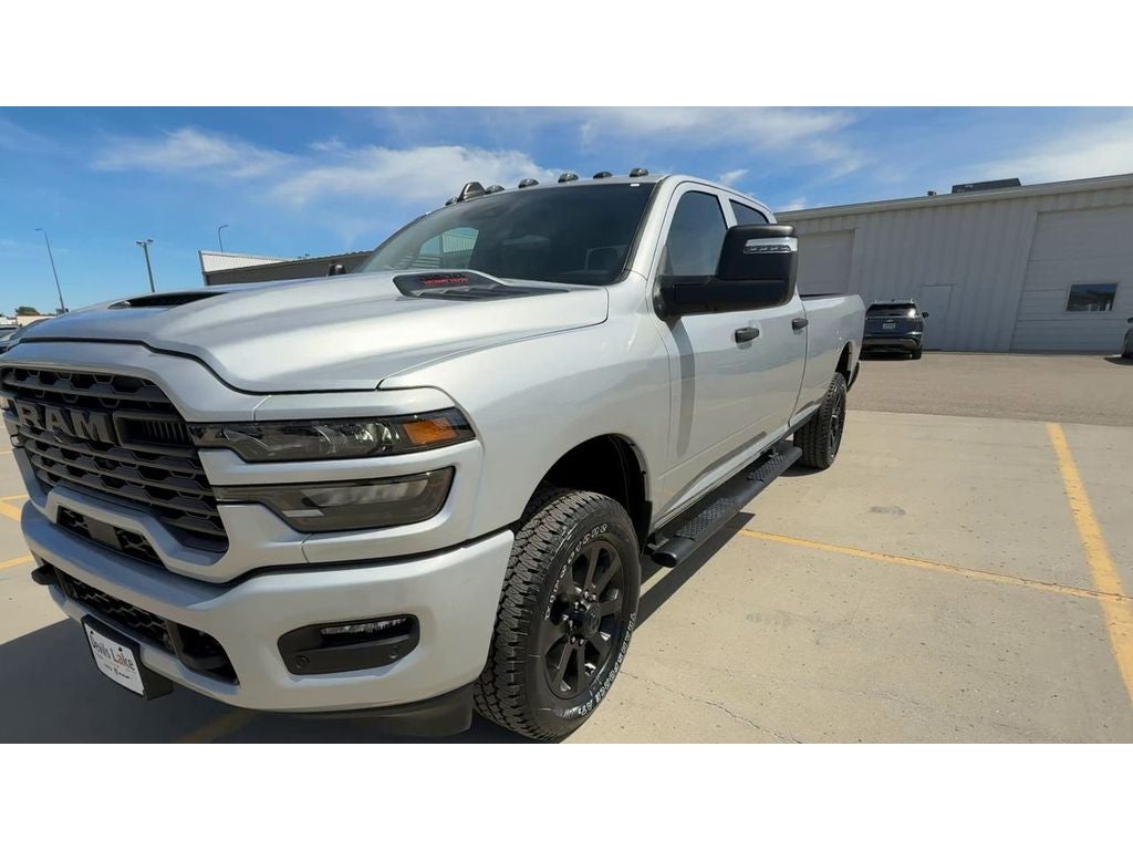 2026 RAM Ram 2500 RAM 2500 BLACK EXPRESS CREW CAB 4X4 8' BOX