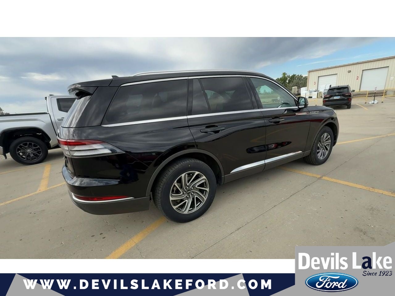 2023 Lincoln Aviator Standard