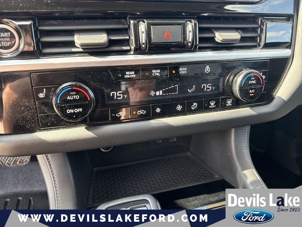 2022 Nissan Pathfinder SL 4WD