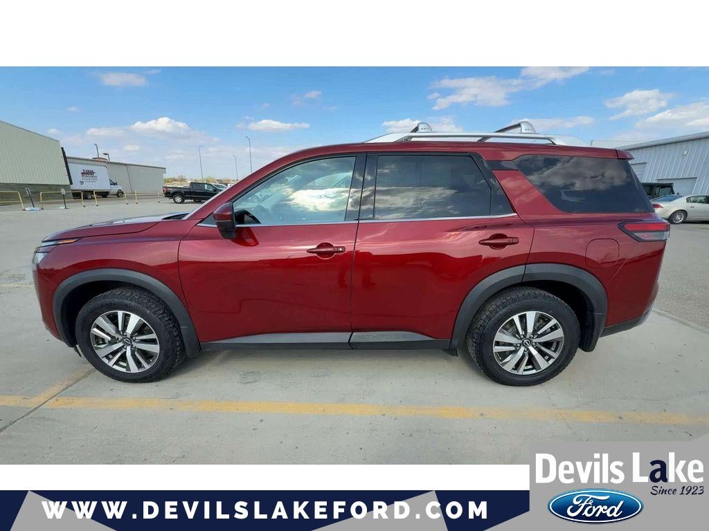2022 Nissan Pathfinder SL 4WD