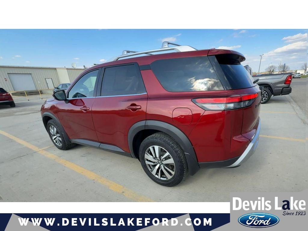 2022 Nissan Pathfinder SL 4WD