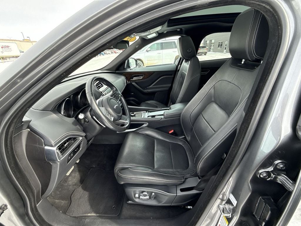 2019 Jaguar F-PACE R-Sport