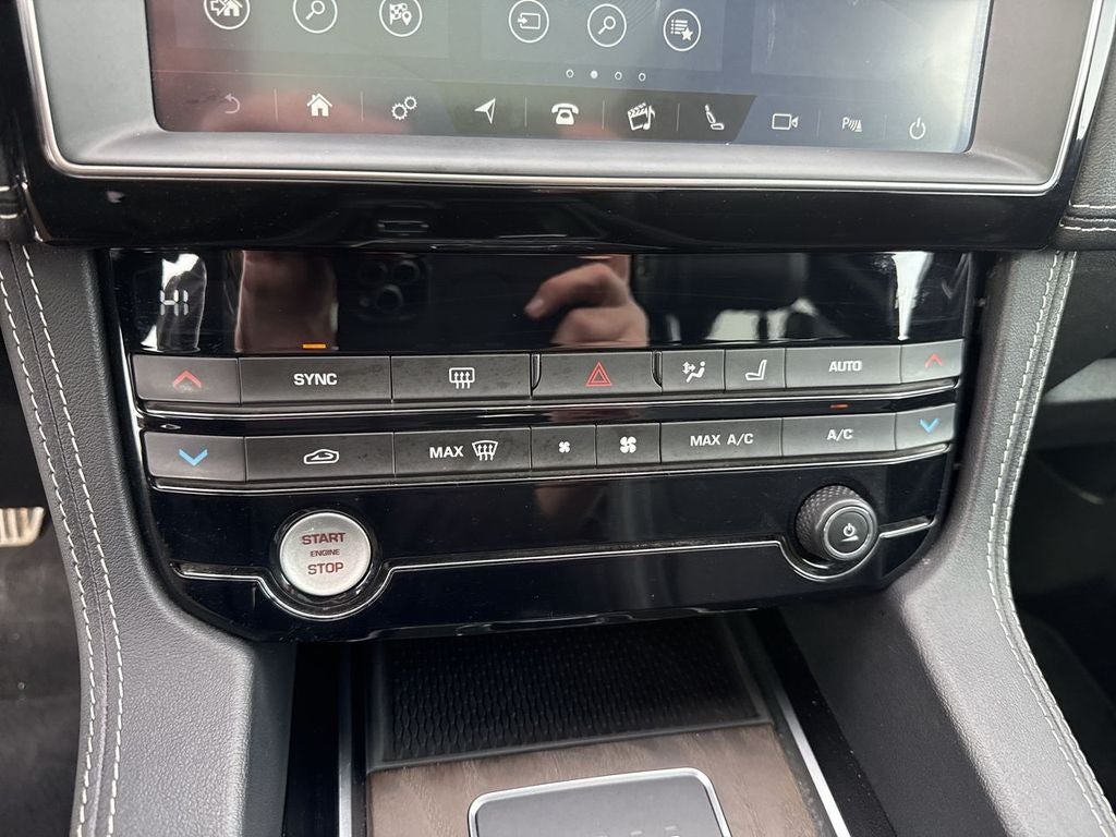 2019 Jaguar F-PACE R-Sport