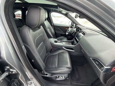 2019 Jaguar F-PACE R-Sport