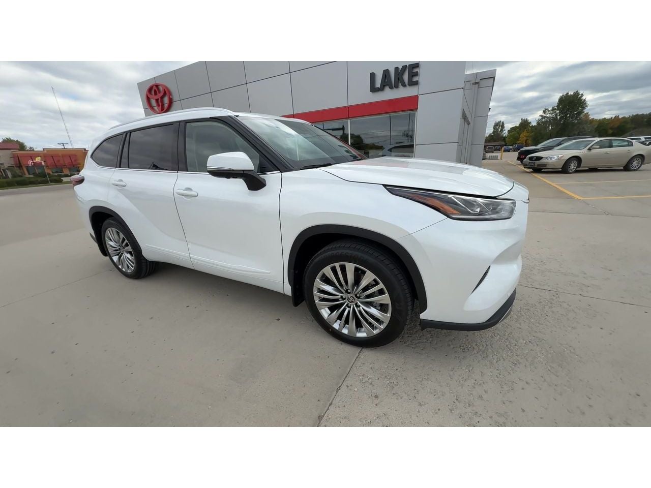 2026 Toyota Highlander Platinum