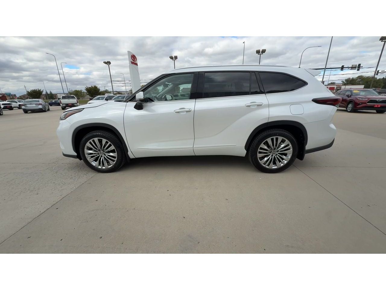 2026 Toyota Highlander Platinum