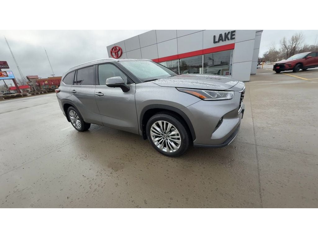 2026 Toyota Highlander Platinum