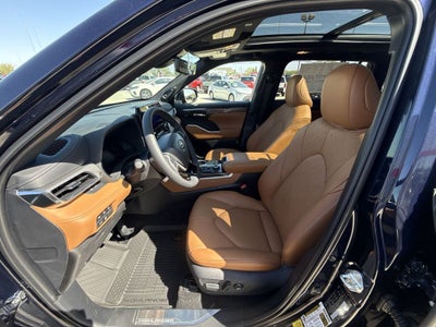 2026 Toyota Highlander Platinum
