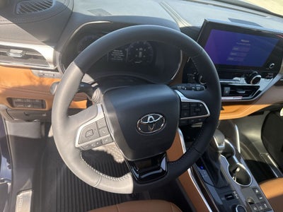 2026 Toyota Highlander Platinum