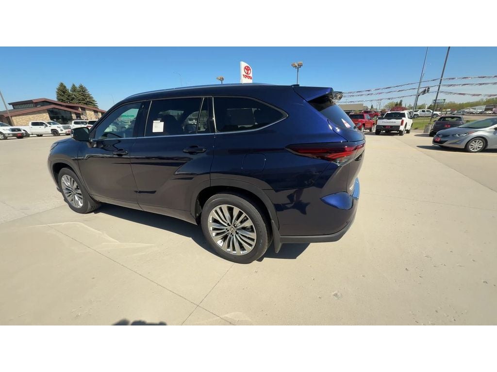 2026 Toyota Highlander Platinum