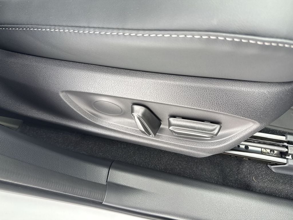 2025 Toyota Toyota Crown Signia Limited