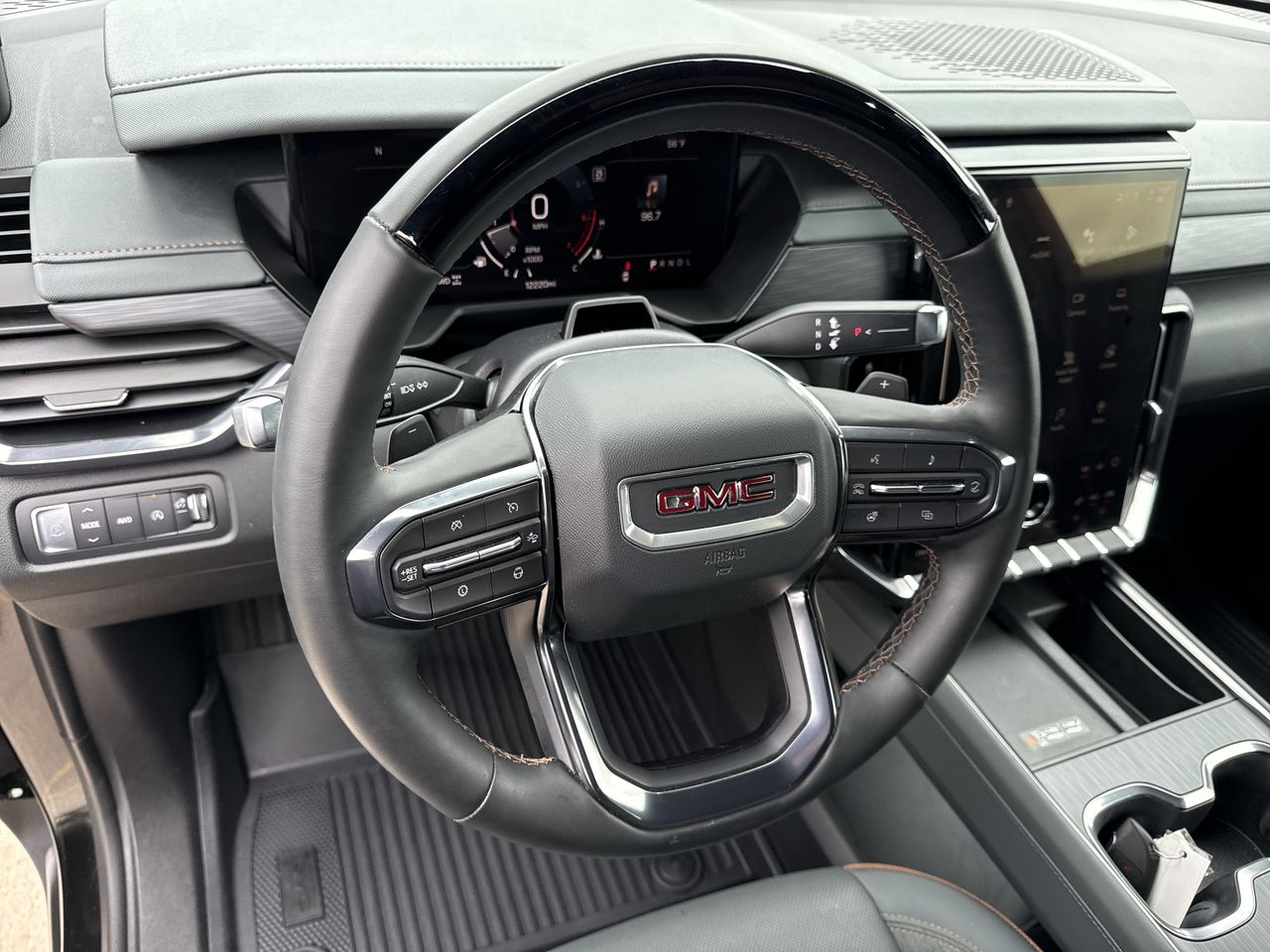 2025 GMC Acadia AT4